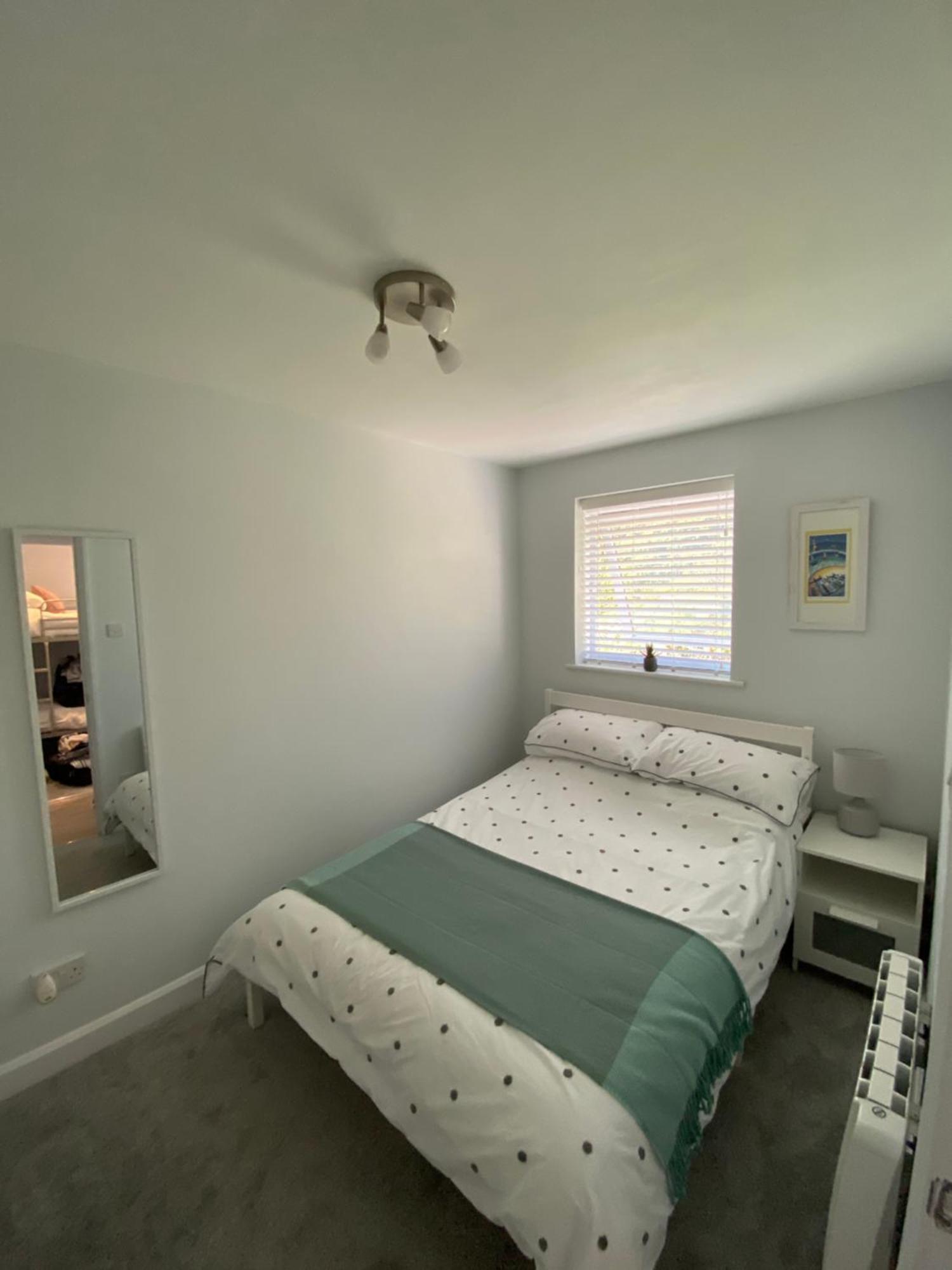 Flat, 2 Min Walk From Apartment *
